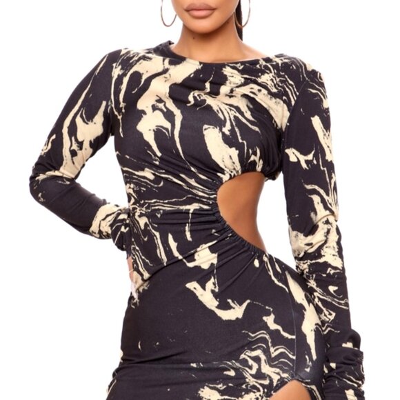 Fashion Nova Cut-Out Abstract Print Midi Dress with Side Slit - Picture 4 of 8